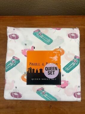 Halloween Skull & Bones Skeleton Pool Party Queen 4-Piece Sheet Set, NEW